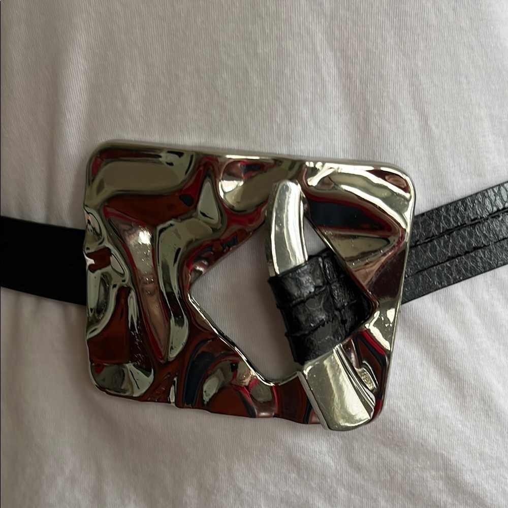 Stylish Black Belt with Silver Buckle - Picture 2 of 7